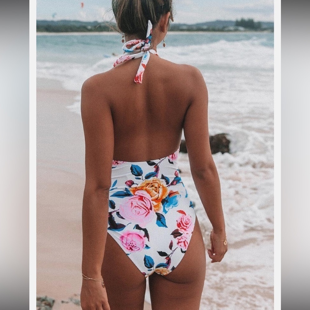 Cupshe  Swimsuit Halter NWT - Picture 2 of 2